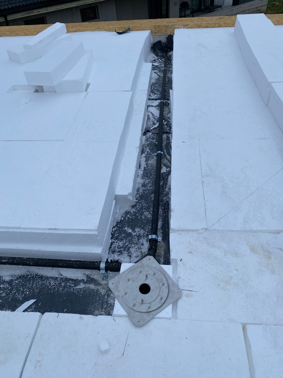 Realizácia — Odvodnenie strechy (2)